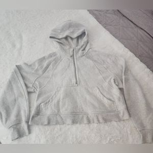 Lululemon Size 6 Cropped 3/4 zipper